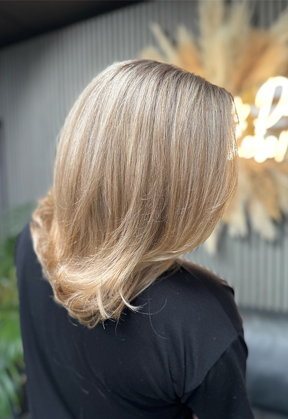 hmr_followus_3_572x831